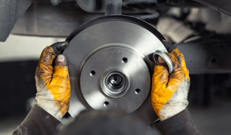 Brakes Squeal In Reverse When Cold: Causes And Solutions For Noisy Cold Braking