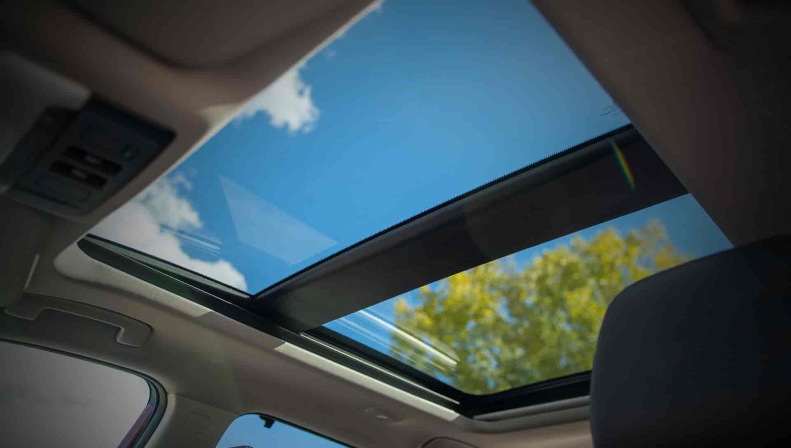 Which Nissan Rogue Has A Sunroof